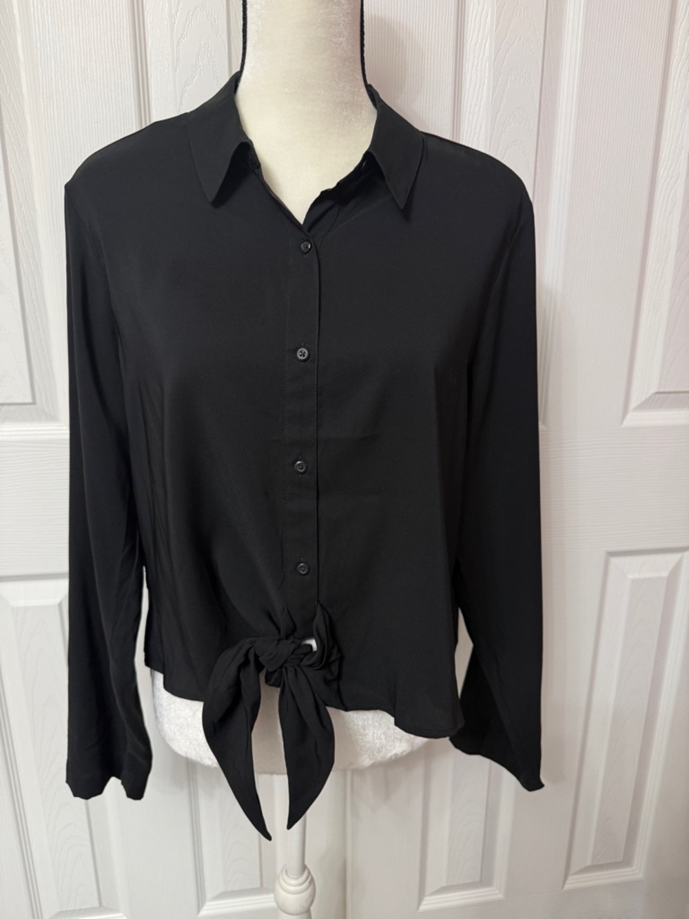 2/$30 NWT Express Portofino Conscious Edit Black Button Down Tie Top Sz. L #2369
